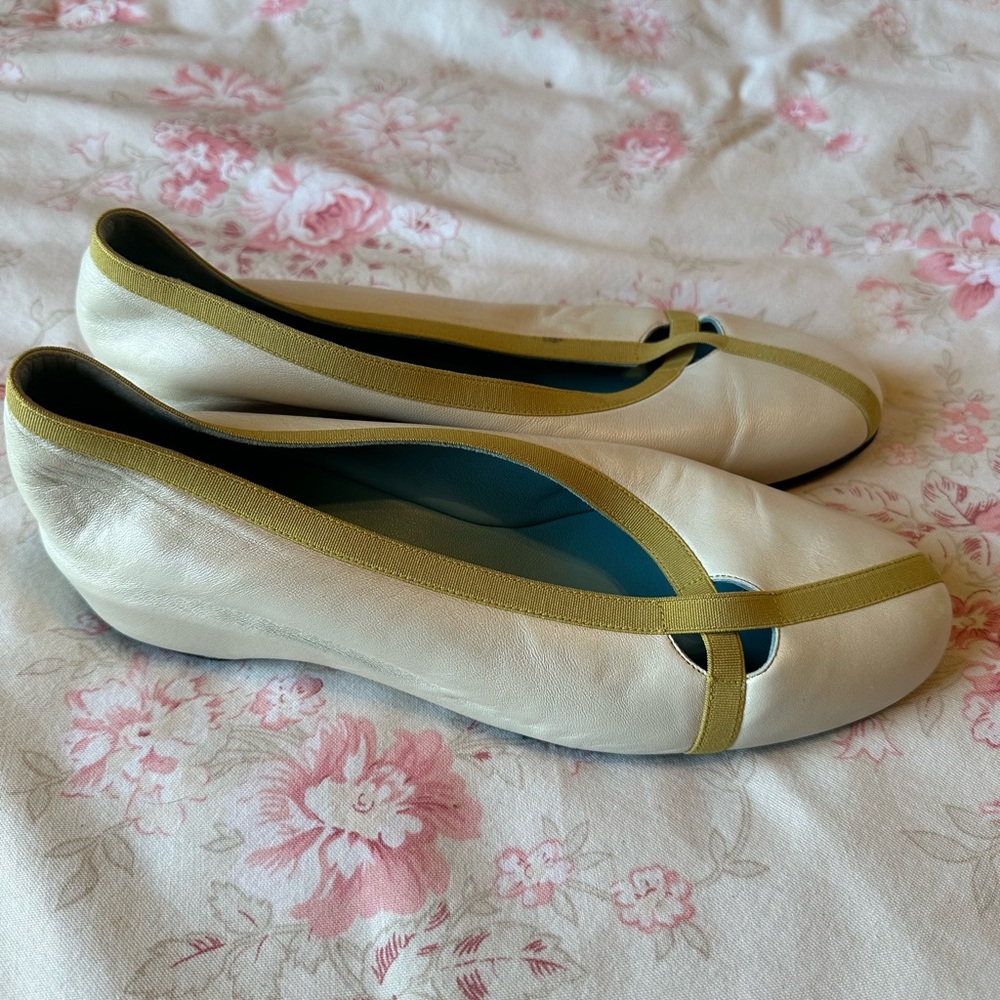 Thierry Rabotin Cream  Flats